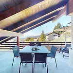 With Fireplace & Mountain View Apartamento